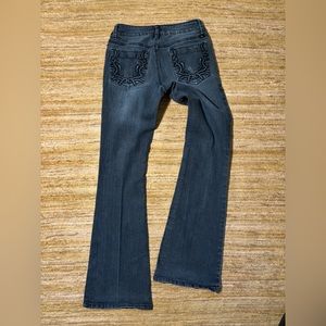 Lei Ashley low rise flare jeans dark wash size 5 juniors